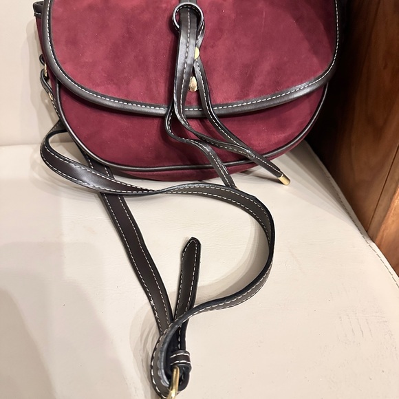 London Fog Newbury saddle bag purse - Picture 6 of 15